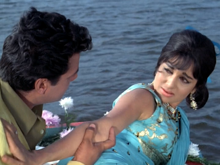 Boat sequence from Aaye Din Bahaar Ke